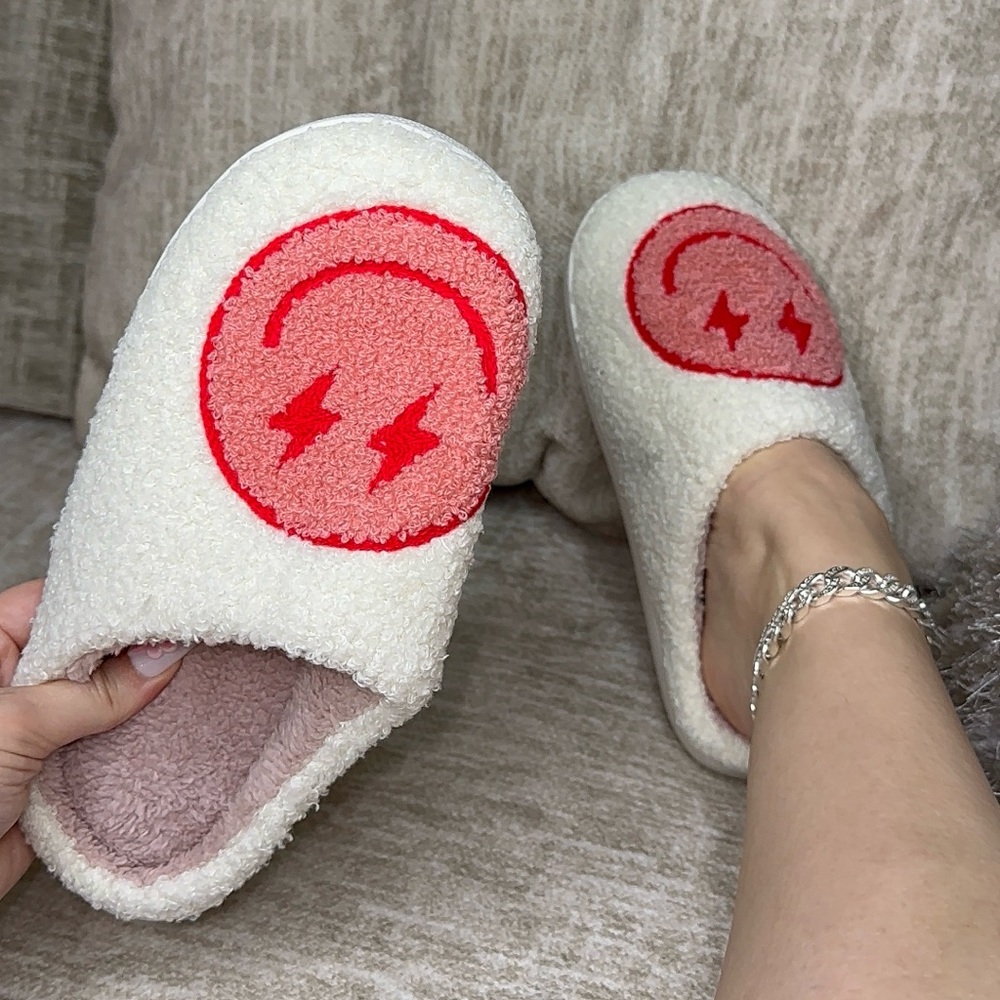 Pink Smiley Face House Slippers sizes 6, 7, 8